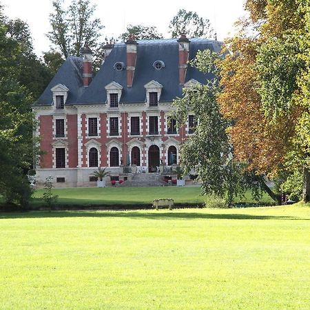 Gevrolles Chateau Du Breuil Bed & Breakfast エクステリア 写真