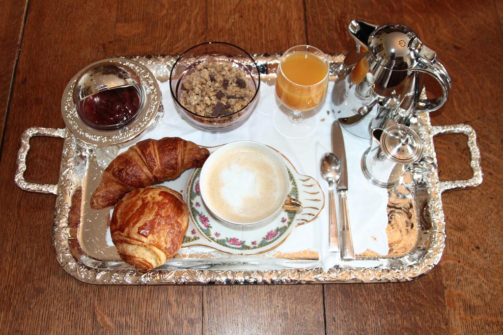 Gevrolles Chateau Du Breuil Bed & Breakfast エクステリア 写真