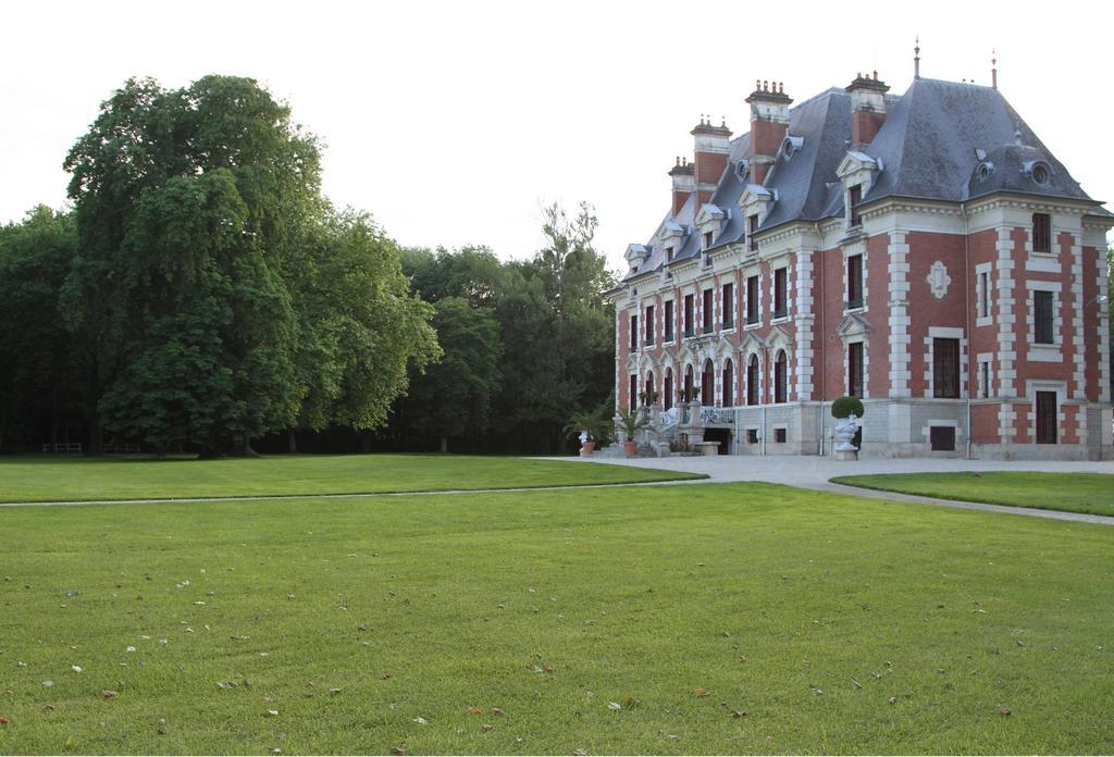 Gevrolles Chateau Du Breuil Bed & Breakfast エクステリア 写真
